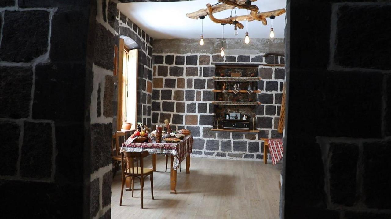 Guesthouse Emma Gjumri Eksteriør billede