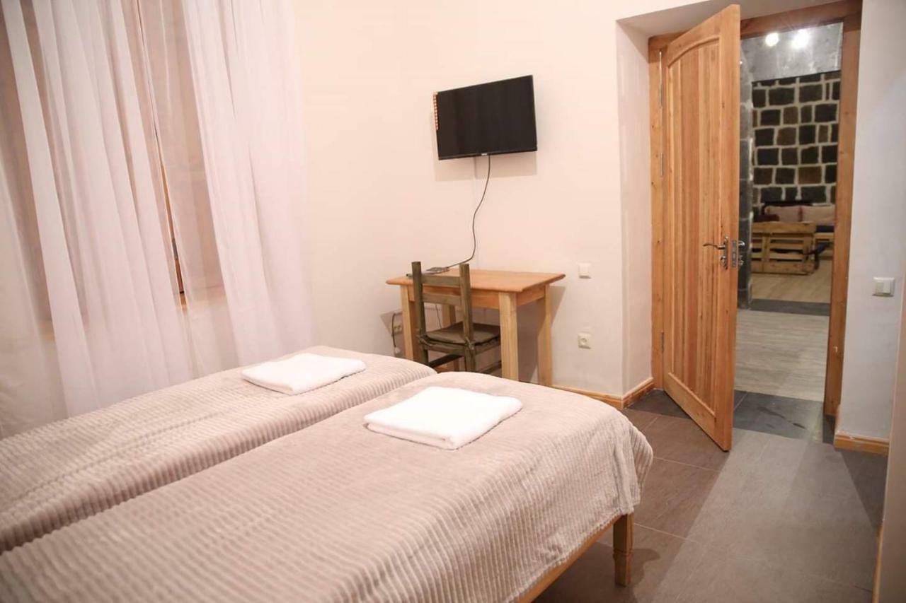 Guesthouse Emma Gjumri Eksteriør billede